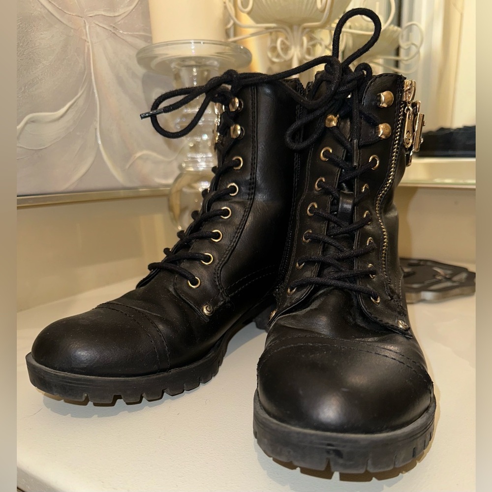 Guess Combat Boots